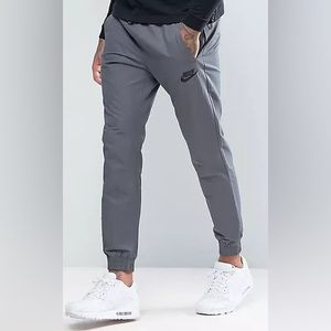 Nike Embroidered Logo Jogger - Men’s M